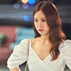 Go Min-Si به عنوان Lee Eun-Yu